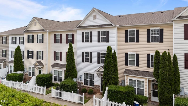 1120 Renewal Pl, Raleigh, NC 27603