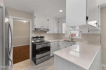 1120 Sturdivant Dr, Cary, NC 27511