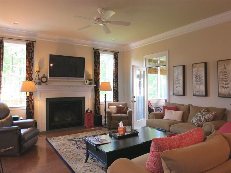 11209 Emerald Creek Dr, Raleigh, NC 27617