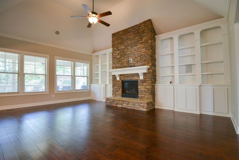1121 Aquadale Dr, Raleigh, NC 27603