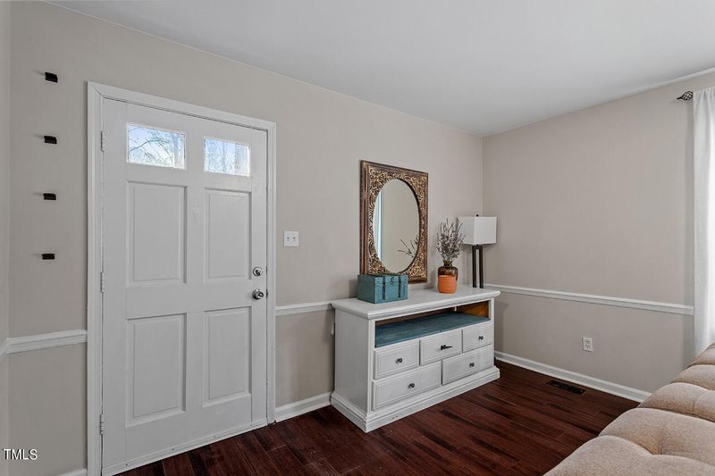 1121 Collington Dr, Cary, NC 27511
