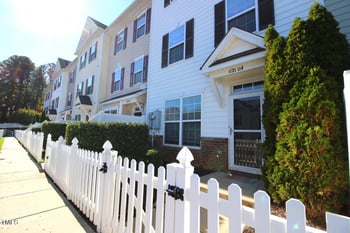 1121 Consoritum Dr #114, Raleigh, NC 27603