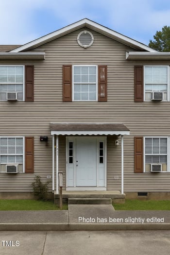 1121 Jackson St, Burlington, NC 27217