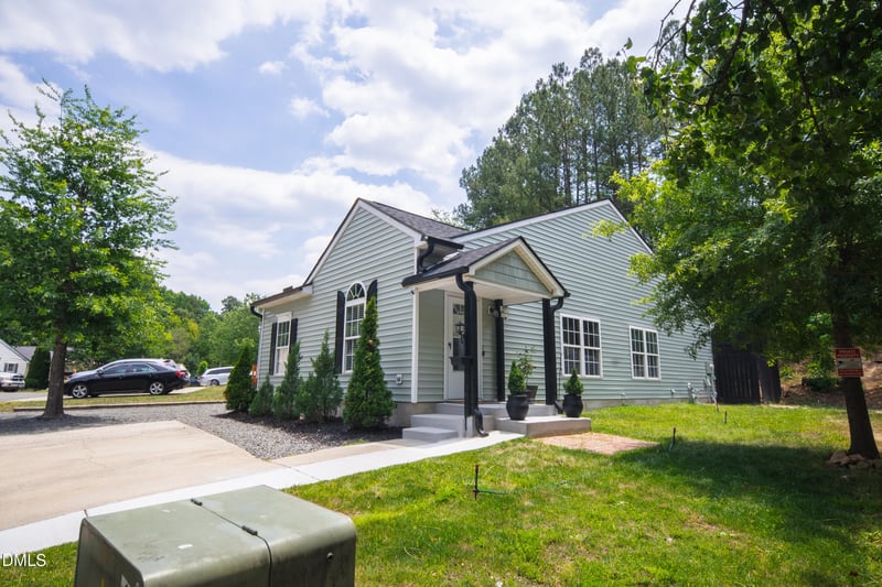 1121 Kendall Dr, Durham, NC 27703
