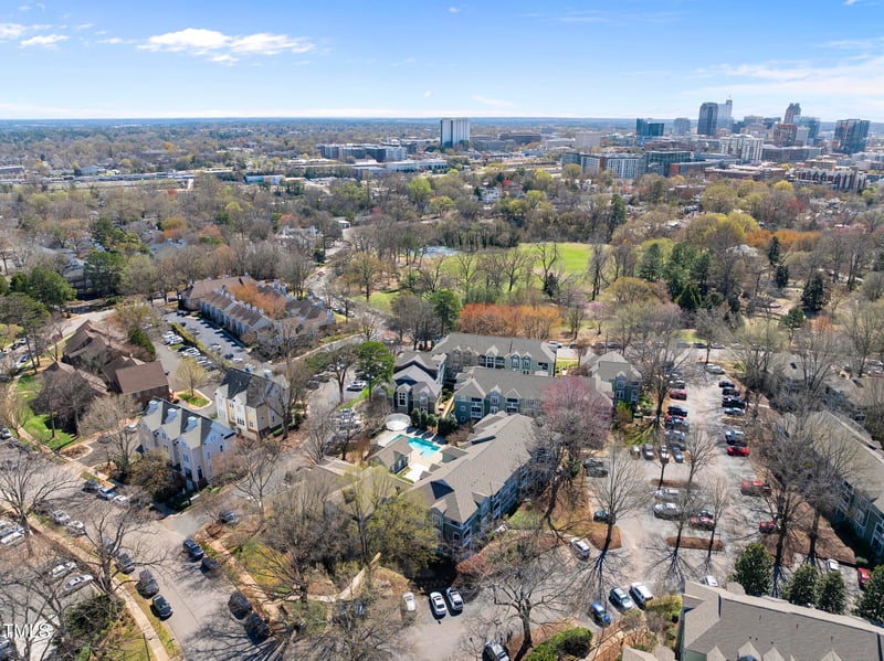 1121 Parkridge Ln #207, Raleigh, NC 27605