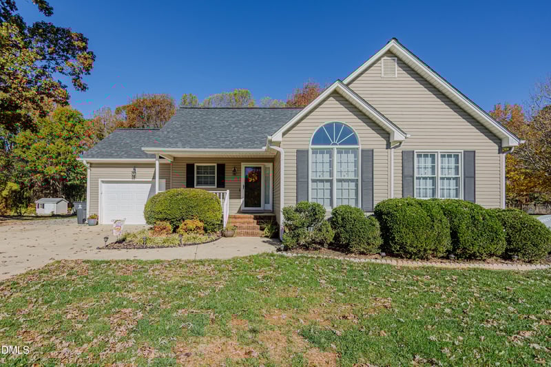 1121 Ravenwood Dr, Graham, NC 27253