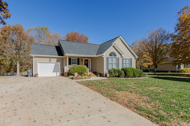 1121 Ravenwood Dr, Graham, NC 27253