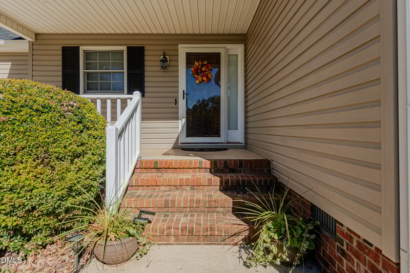 1121 Ravenwood Dr, Graham, NC 27253