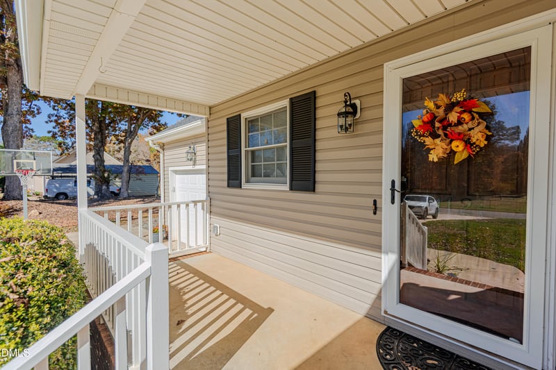 1121 Ravenwood Dr, Graham, NC 27253