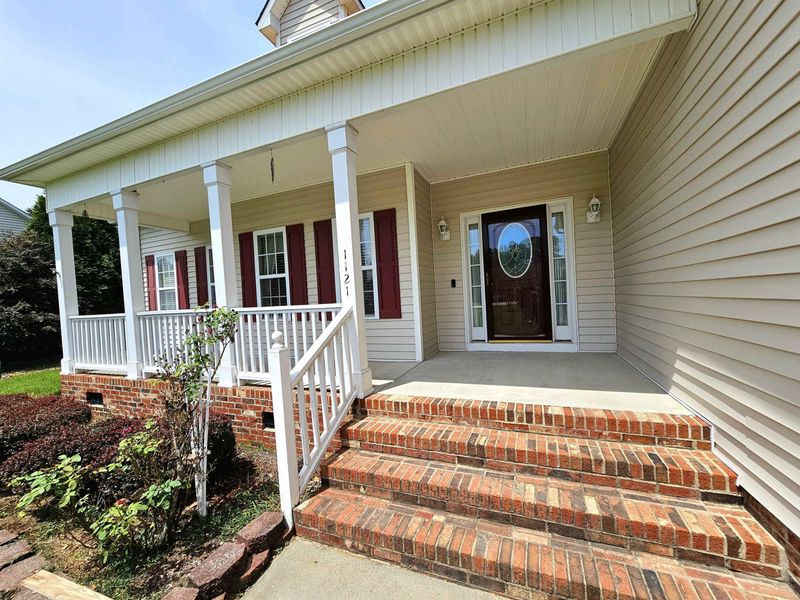 1121 Sandel Ln, Raleigh, NC 27603