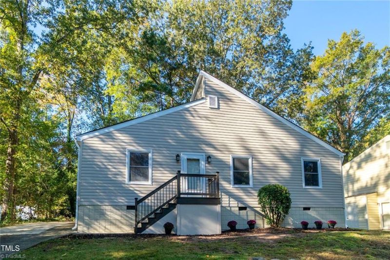 1121 Saxony Dr, Durham, NC 27707
