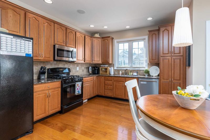 11214 Maplecroft Ct, Raleigh, NC 27617
