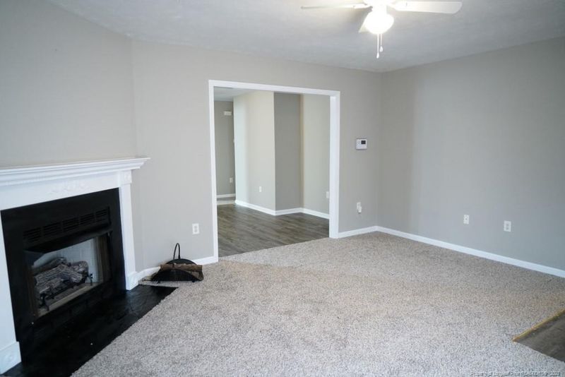1122 Alexwood Dr, Hope Mills, NC 28348