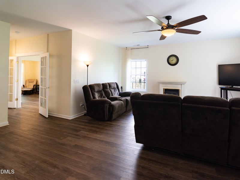 1122 Birkdale Dr, Mebane, NC 27302