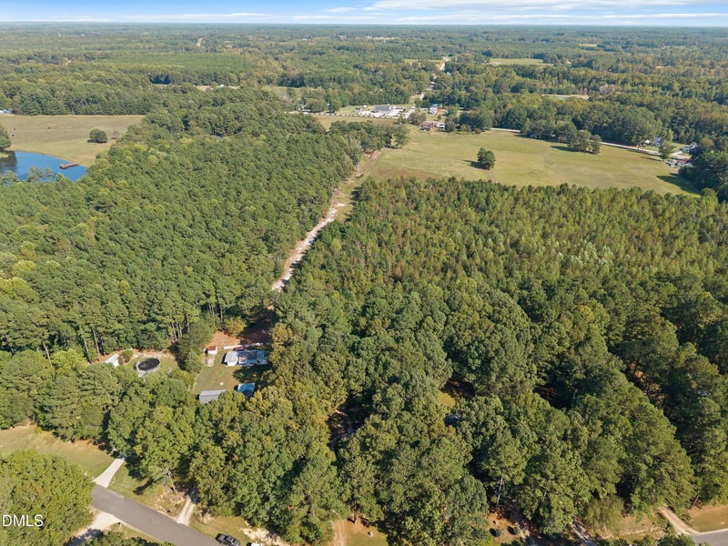 1122 Country Club Ln, Zebulon, NC 27597