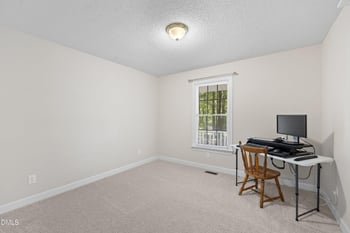 1122 Country Club Ln, Zebulon, NC 27597