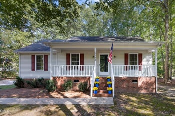 1122 Country Club Ln, Zebulon, NC 27597