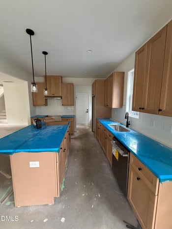 1122 Hightower St, Raleigh, NC 27610
