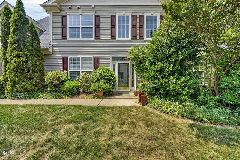 11220 Presidio Dr, Raleigh, NC 27617