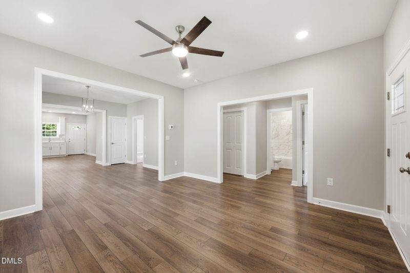 1123 N Park Ave, Burlington, NC 27217