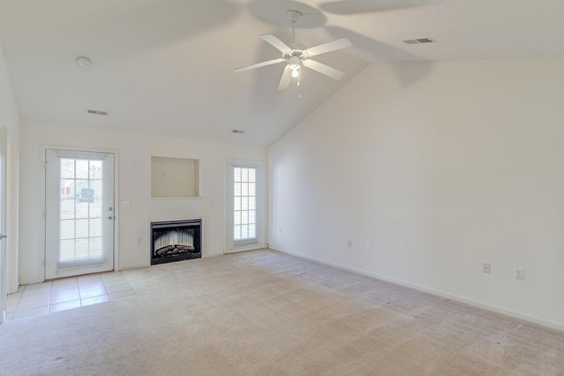 11231 Avocet Ln #102, Raleigh, NC 27617