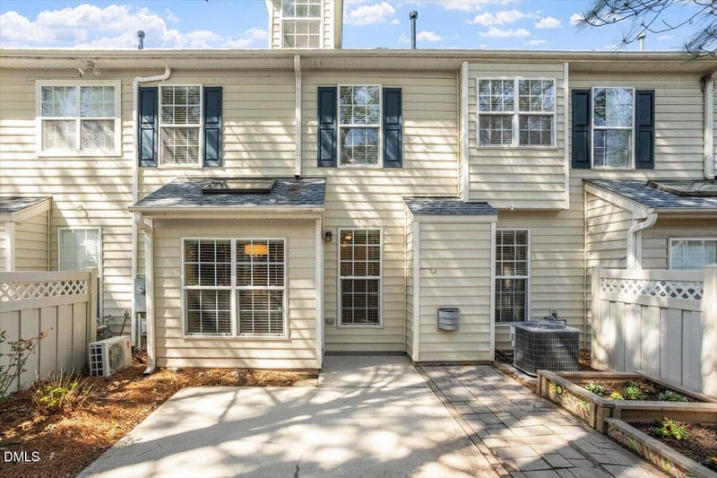 11235 Presidio Dr, Raleigh, NC 27617