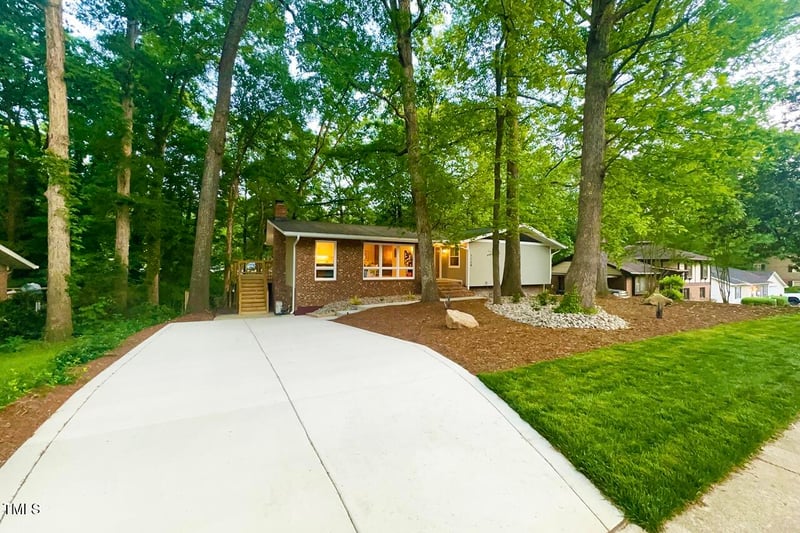 1124 Hardimont Rd, Raleigh, NC 27609