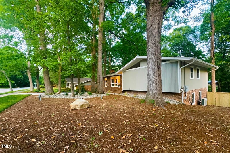 1124 Hardimont Rd, Raleigh, NC 27609