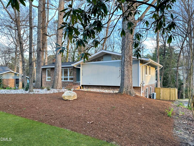 1124 Hardimont Rd, Raleigh, NC 27609