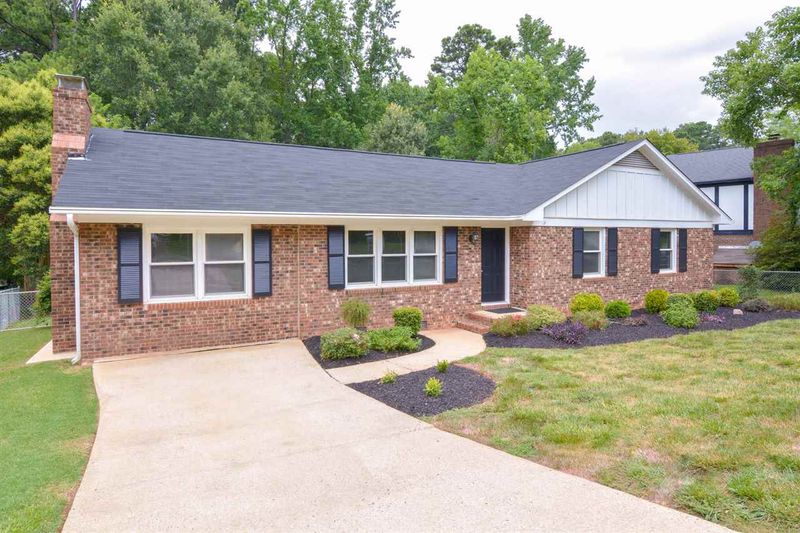 1124 Ivy Ln, Cary, NC 27511