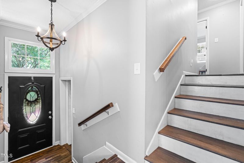 1124 Manchester Dr, Cary, NC 27511
