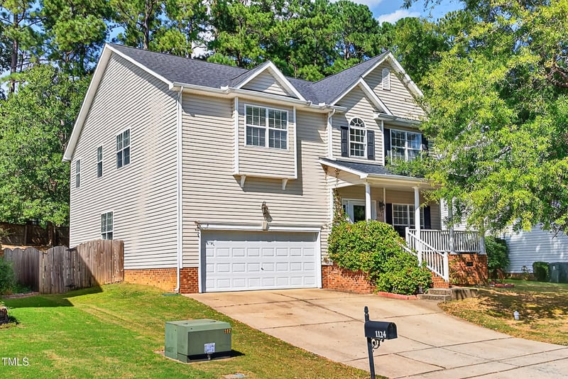 1124 Woodlands Creek Way, Apex, NC 27502
