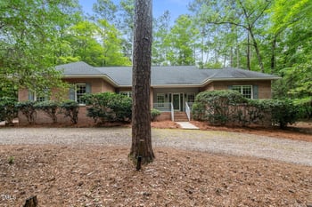 1124 Woodridge Trl, Sanford, NC 27332