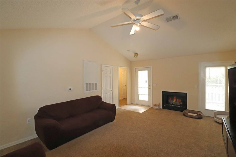 11240 Centway Park Dr #105, Raleigh, NC 27617