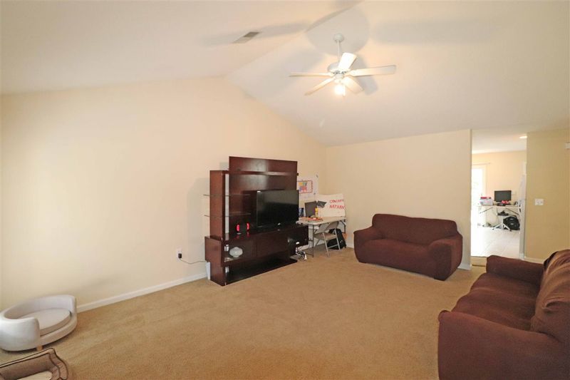 11240 Centway Park Dr #105, Raleigh, NC 27617
