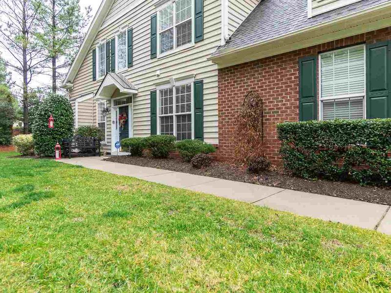 11240 Maplecroft Ct, Raleigh, NC 27617
