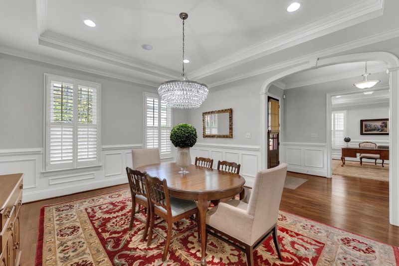 1125 Pinehurst Dr, Chapel Hill, NC 27517
