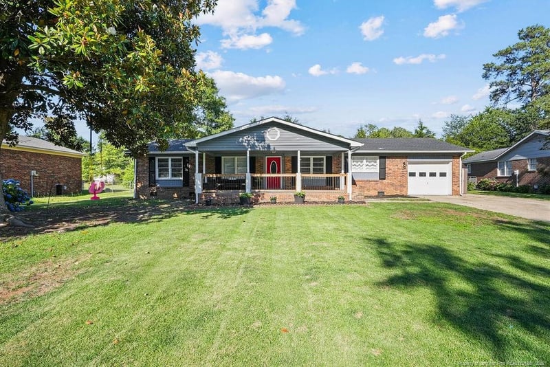 1125 Thornwood Pl, Fayetteville, NC 28304