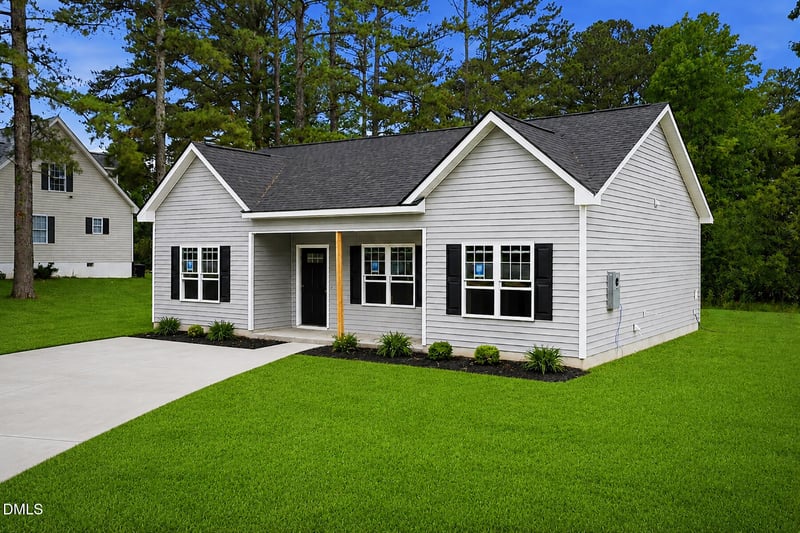 1126 Aquilla Rd, Benson, NC 27504