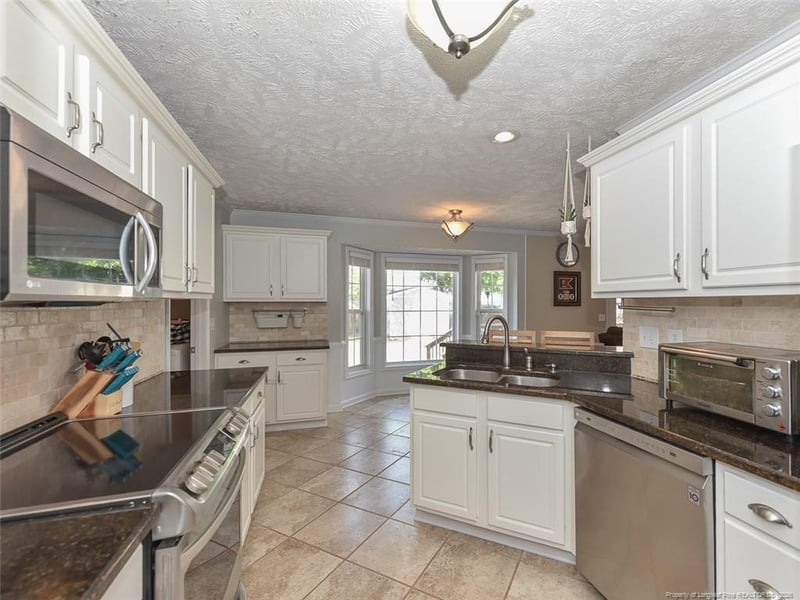 1126 Hallberry Dr, Fayetteville, NC 28314