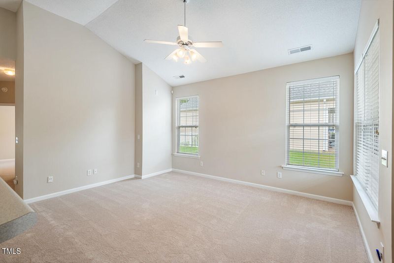1126 Vermillion Dr, Durham, NC 27713