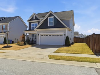 1127 Clearwood Ln, Fuquay Varina, NC 27526