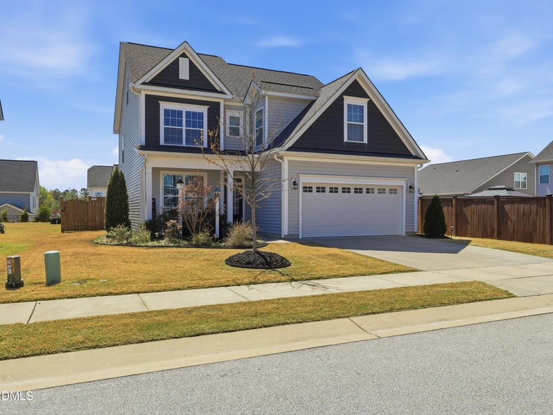 1127 Clearwood Ln, Fuquay Varina, NC 27526