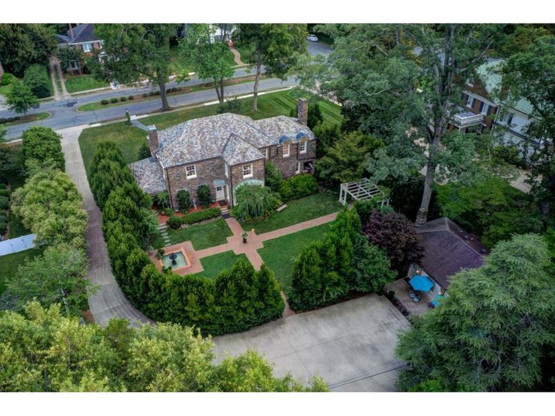 1127 W Davis, Burlington, NC 27215