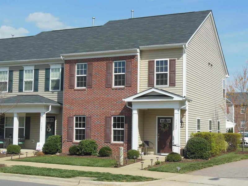 1127 Ileagnes Rd, Raleigh, NC 27603