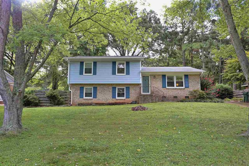 1127 Ivy Ln, Cary, NC 27511