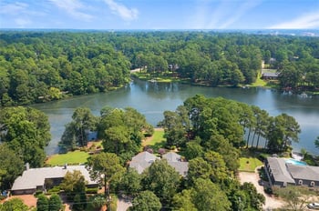 1127 Offshore Dr, Fayetteville, NC 28305
