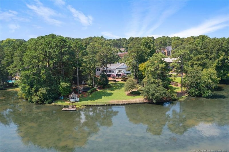 1127 Offshore Dr, Fayetteville, NC 28305