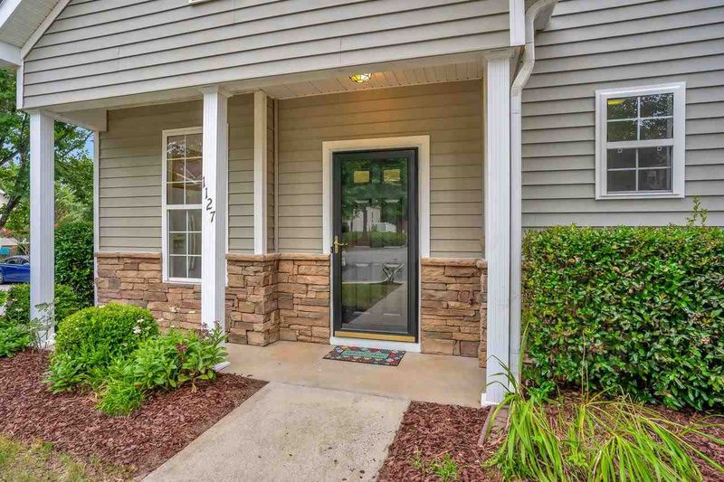 1127 Vermillion Dr, Durham, NC 27713
