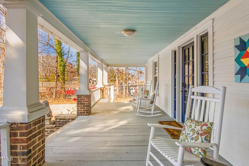 1127 W Webb Ave, Burlington, NC 27217
